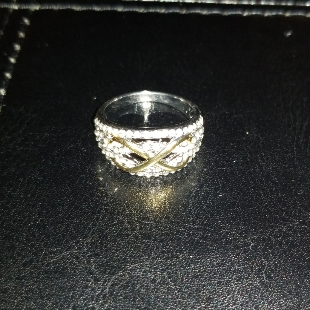 DONATED NWOT Infinity ring / wedding band - Picture 4 of 4